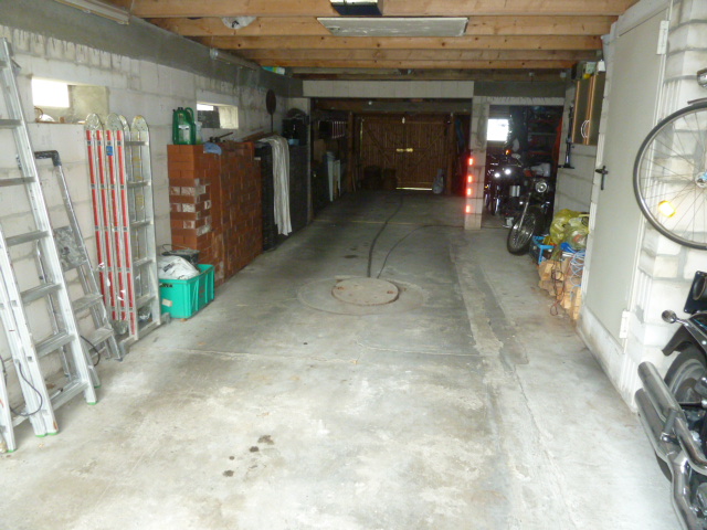8204-15-Garage